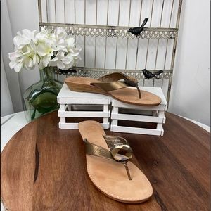 Yellow Box Soccer Bronze Womens size 9M.